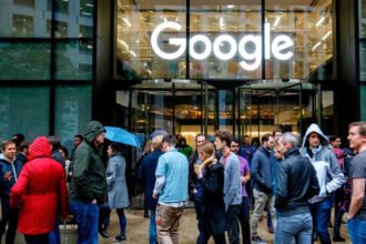 Google workers detained for demonstrating against partnership with Israeli government.
